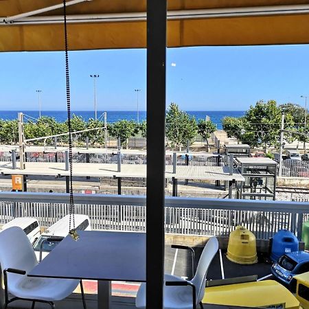 Luxury Apartment Accommodation, Next To Beach & Train Station กาเลญา ภายนอก รูปภาพ